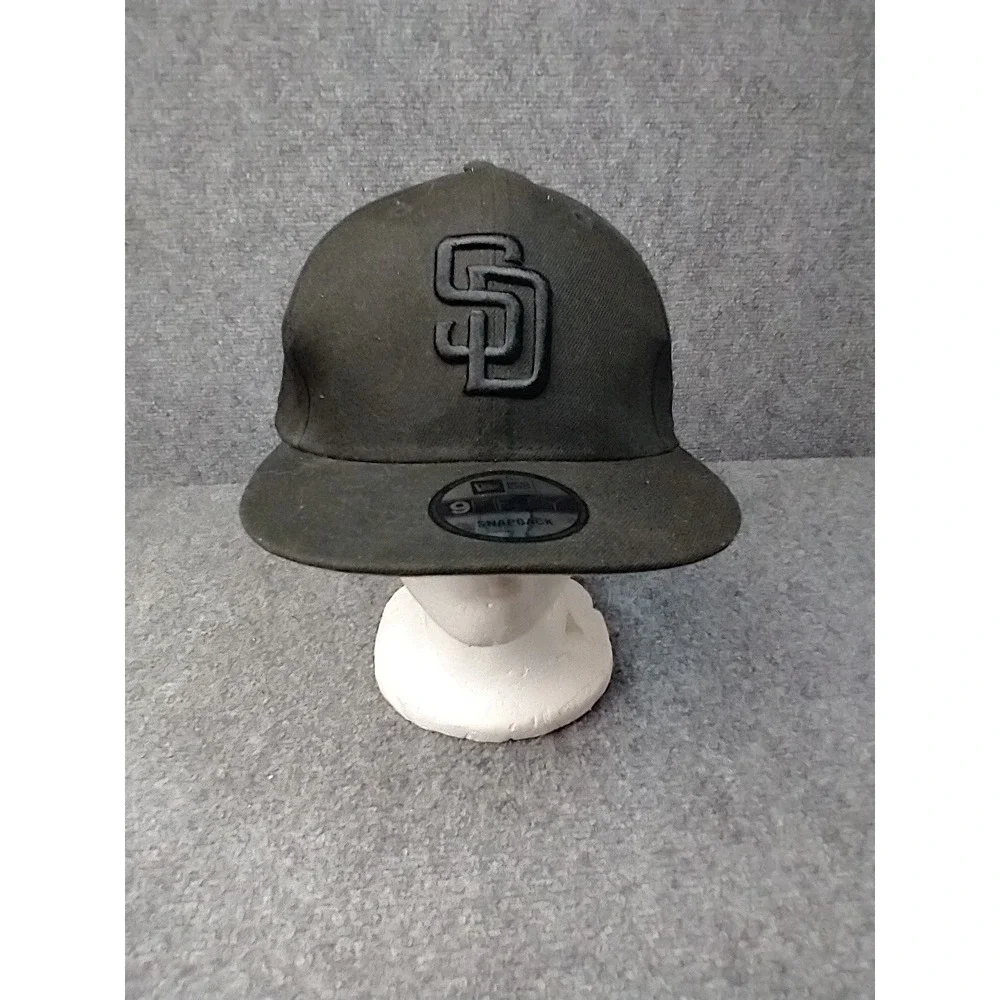 New Era 9FIFTY San Diego Padres Snapback Hat Blackout MLB SD Logo Cap Mens